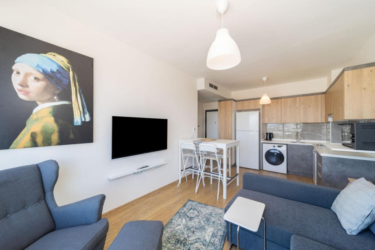 안탈리아 Pleasant Flat With Shared Pool In Kepez 아파트 외부 사진